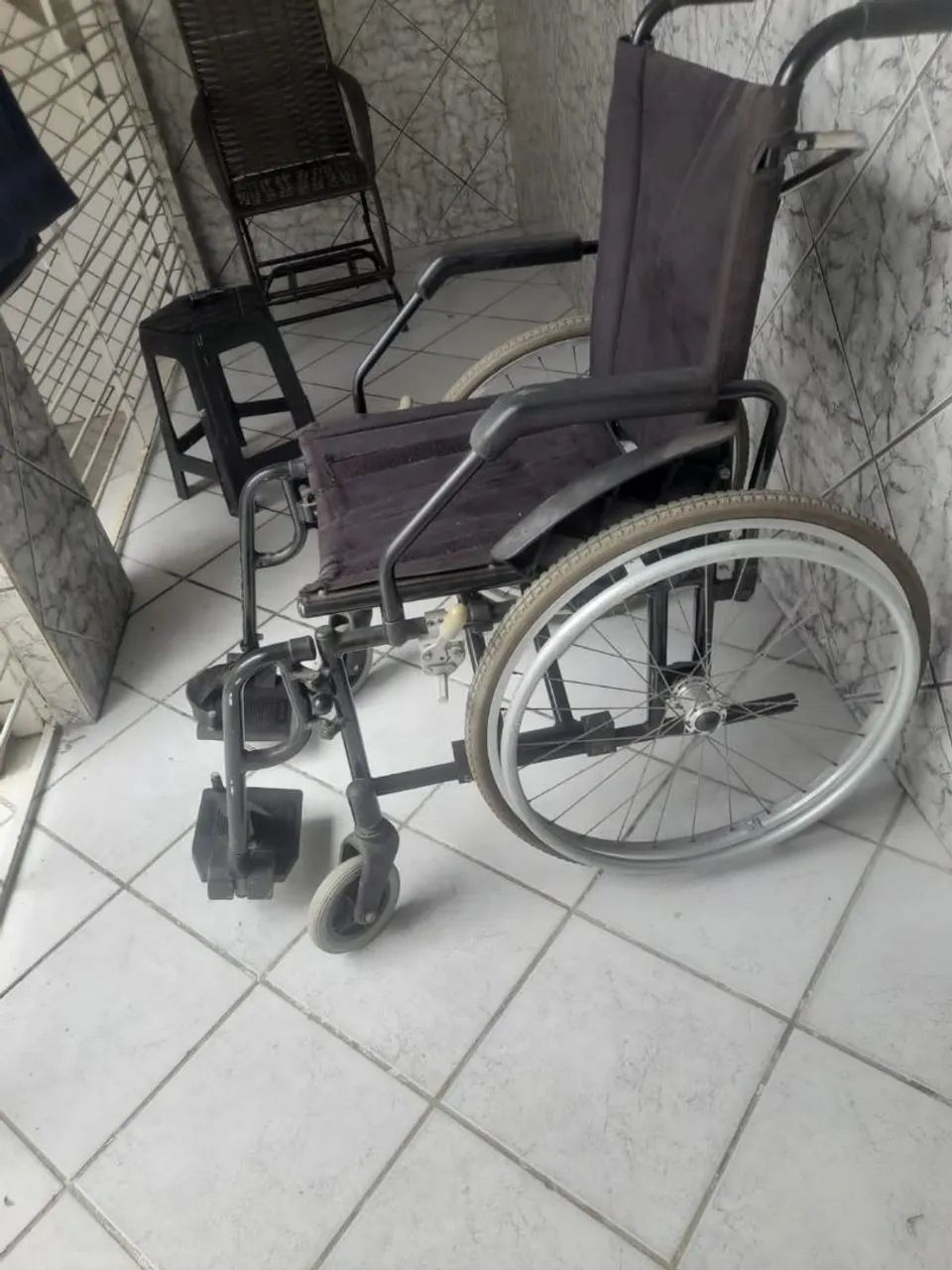 Cadeira de Rodas Usada - Foto 2
