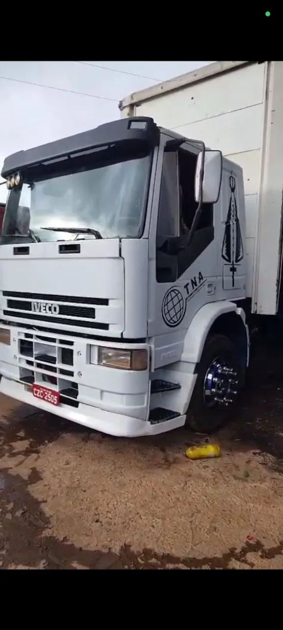 Iveco euro cargo motor Cummins série c - Foto 3