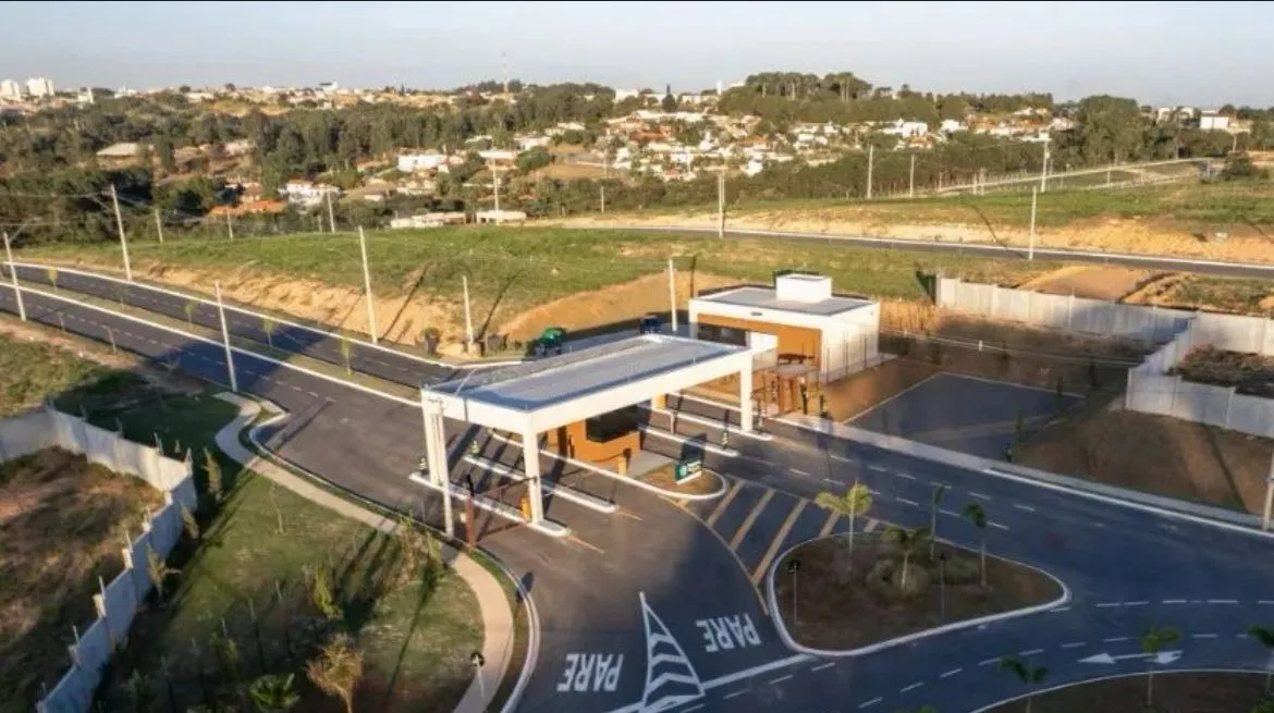 Terreno em Condomínio de Luxo no Centro de Boituva-SP - 200m² de Área