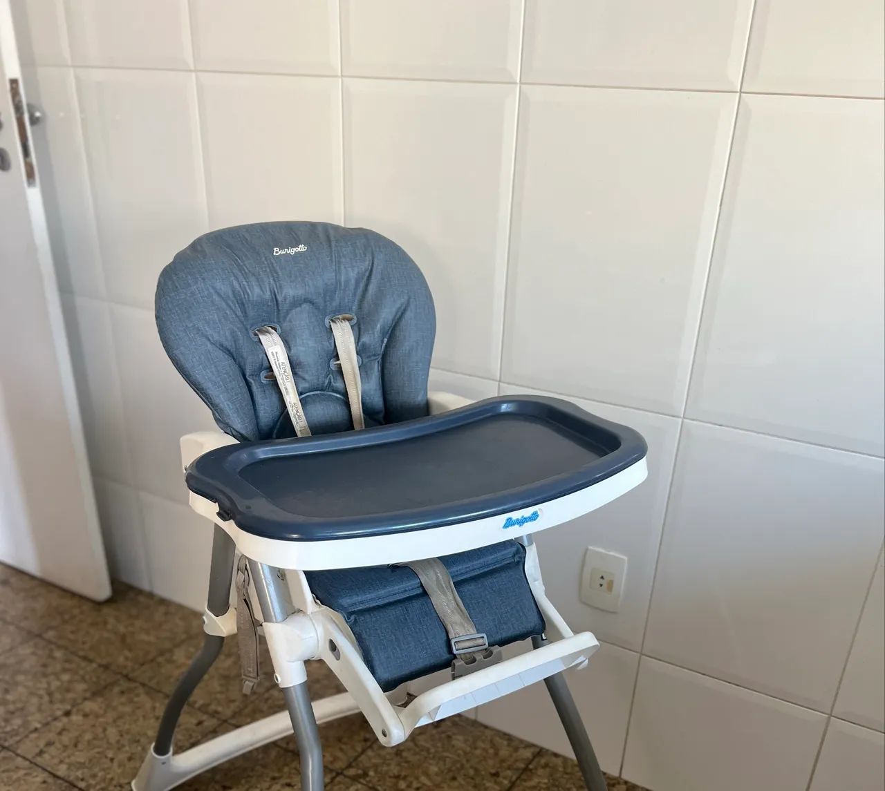 Cadeira alimentação Burigotto semi nova - Foto 4