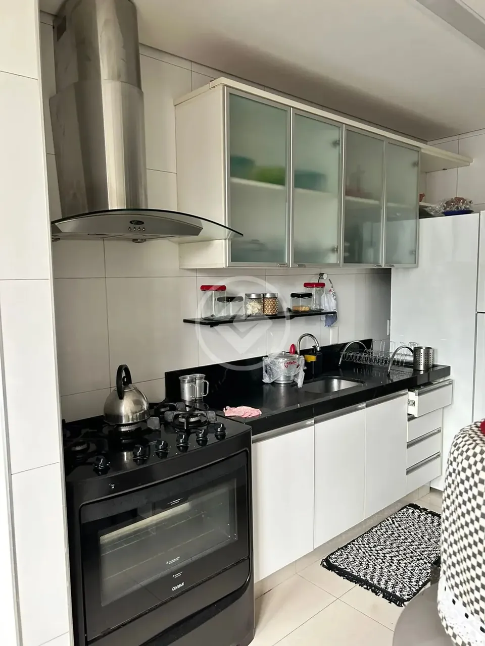 Vendo lindo apartamento na Região do Bairro Goiabeiras, muito bem localizado, sendo 2 apto