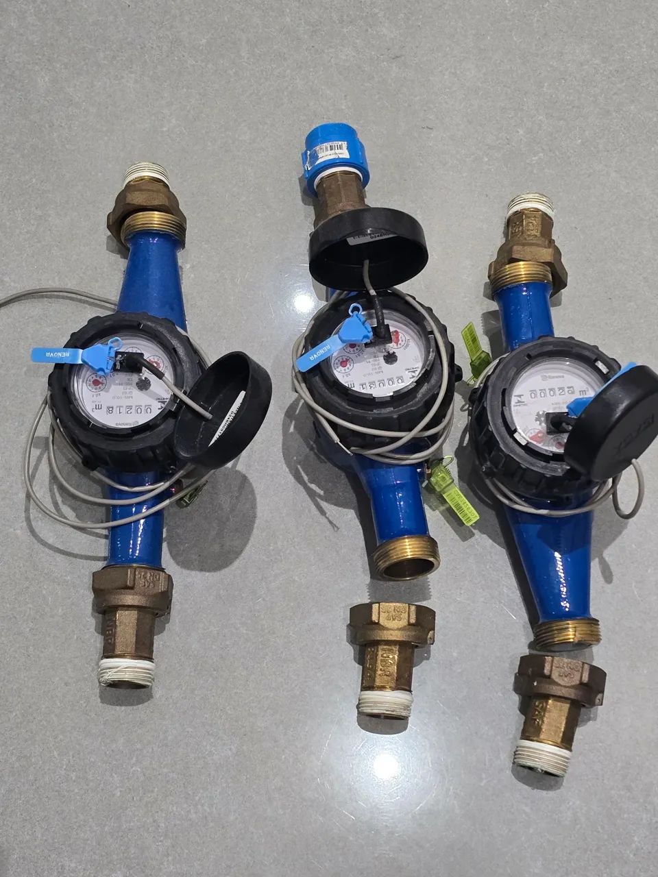 Três Hidrômetros de 1" para Instalações Hidráulicas - Foto 2