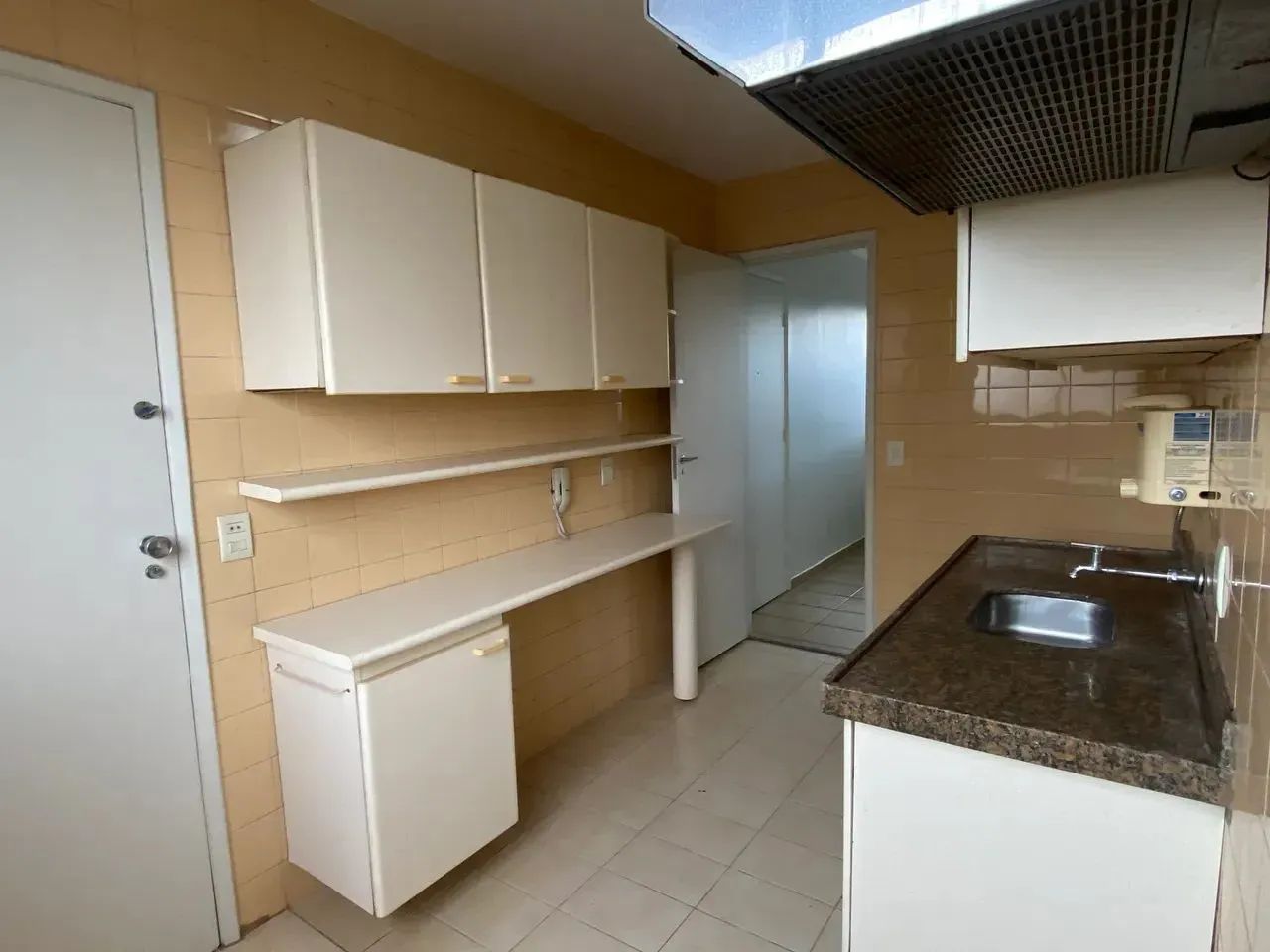 Imóvel para aluguel possui 115 metros quadrados com 3 quartos - Foto 11