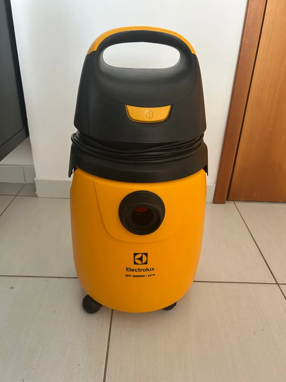 Aspirador de Pó Electrolux GT 3000 Pro