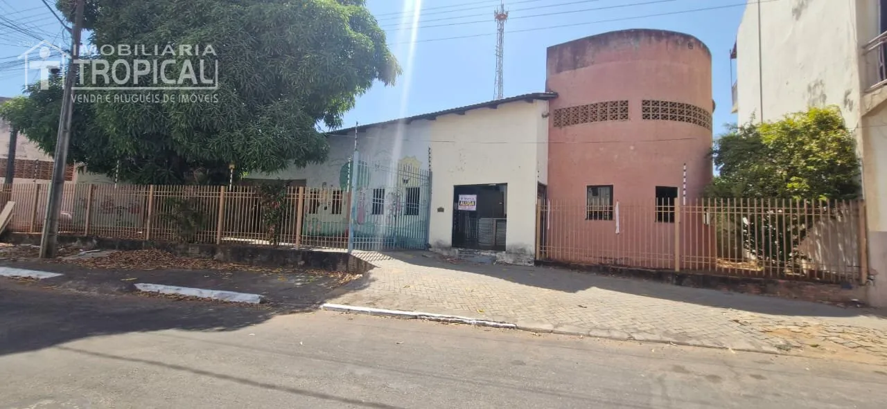 Aluga-se ponto comercial no centro de Porto Nacional-To