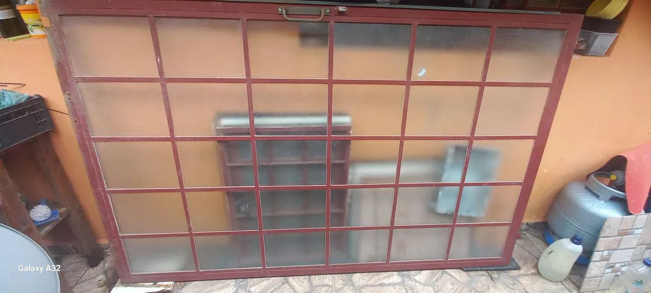 Sliding door for corridor64294496289793120