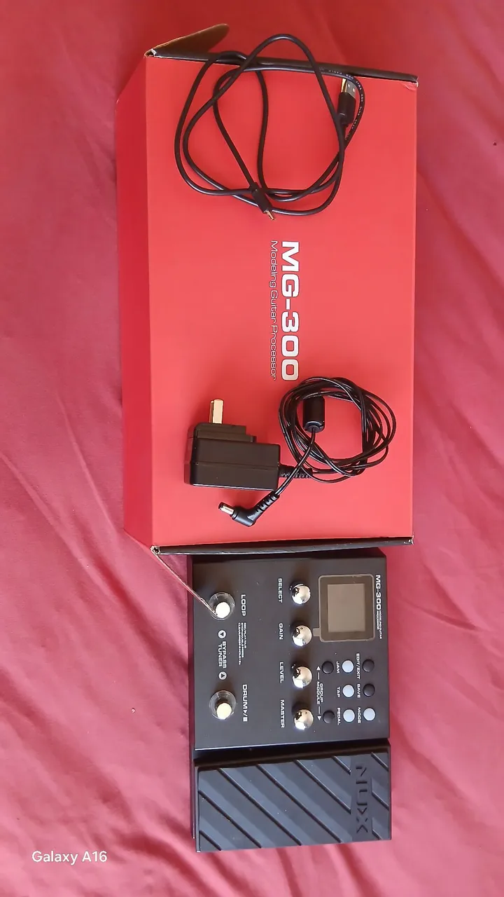 Pedaleira Nux MG-300 Modeling Guitar Processor