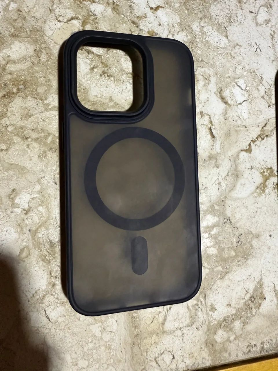 Kit 3 capinhas iPhone 14 Pro - 2 seminovas 1 sem uso - Foto 2