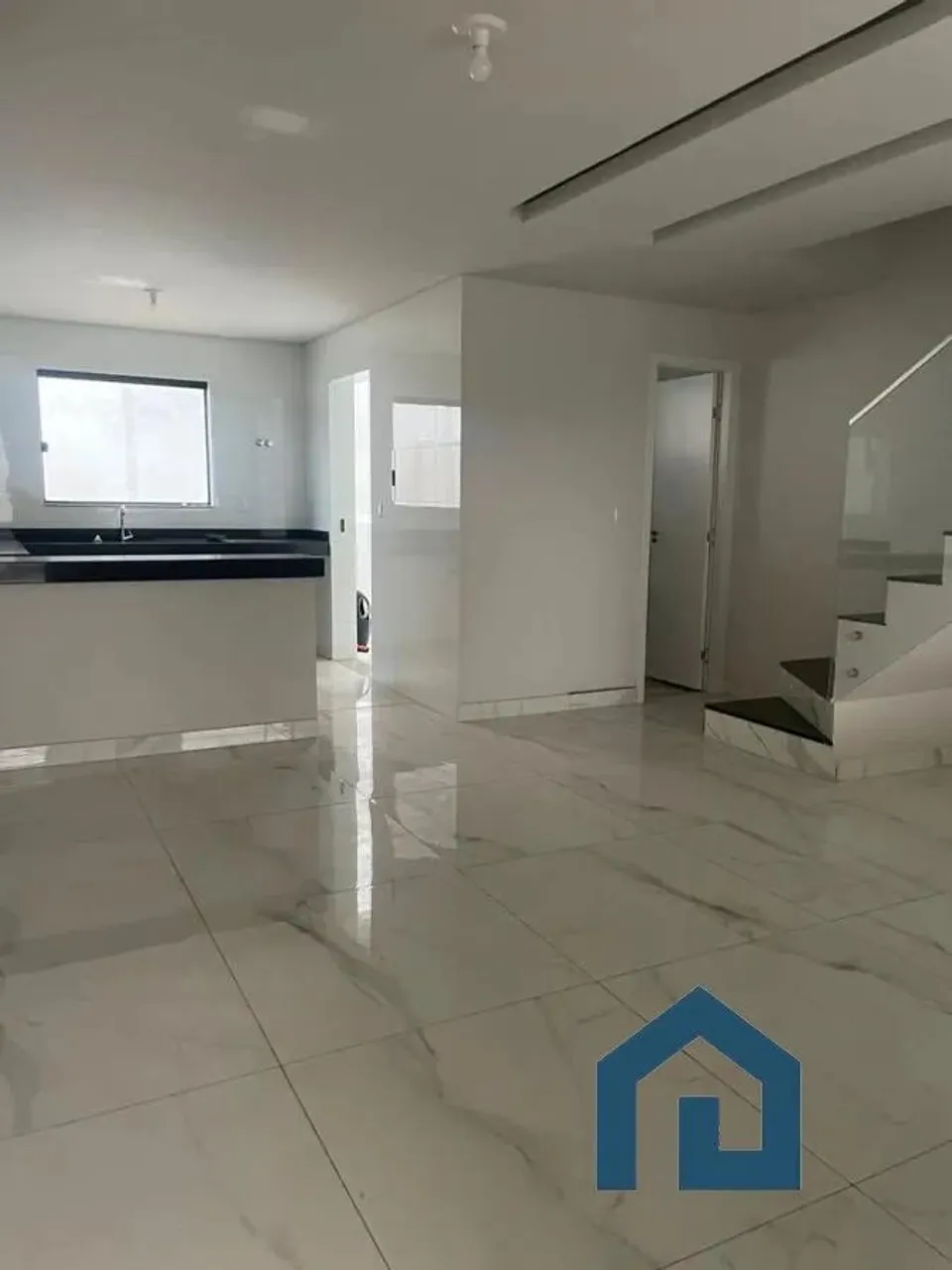 Casa Duplex 3 quartos no bairro Floramar
