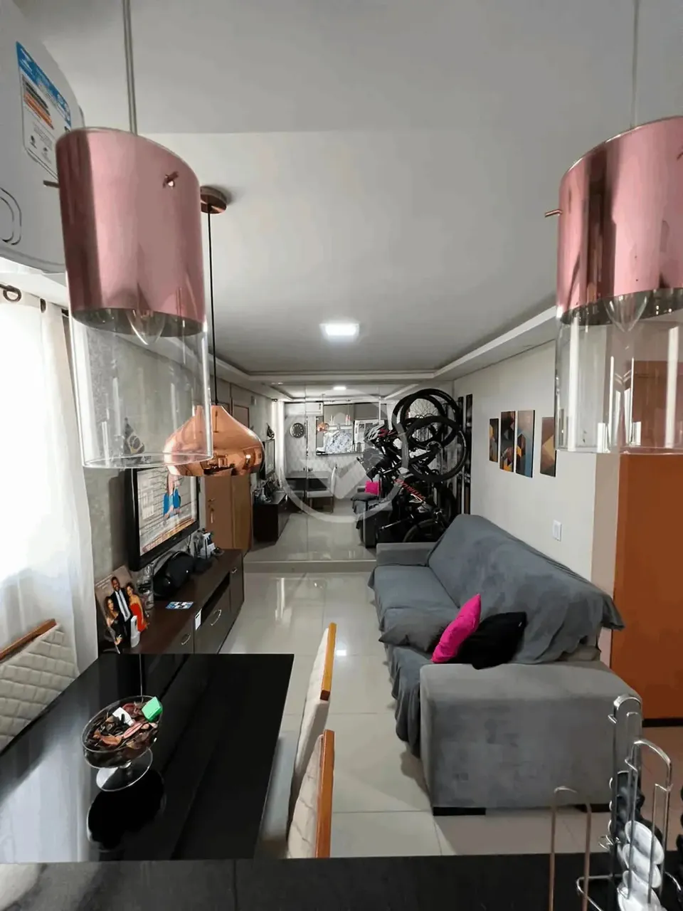 Apartamento Mobiliado - 220.000,00 - 02 quartos com porcelanato - Porteira Fechada - Várze