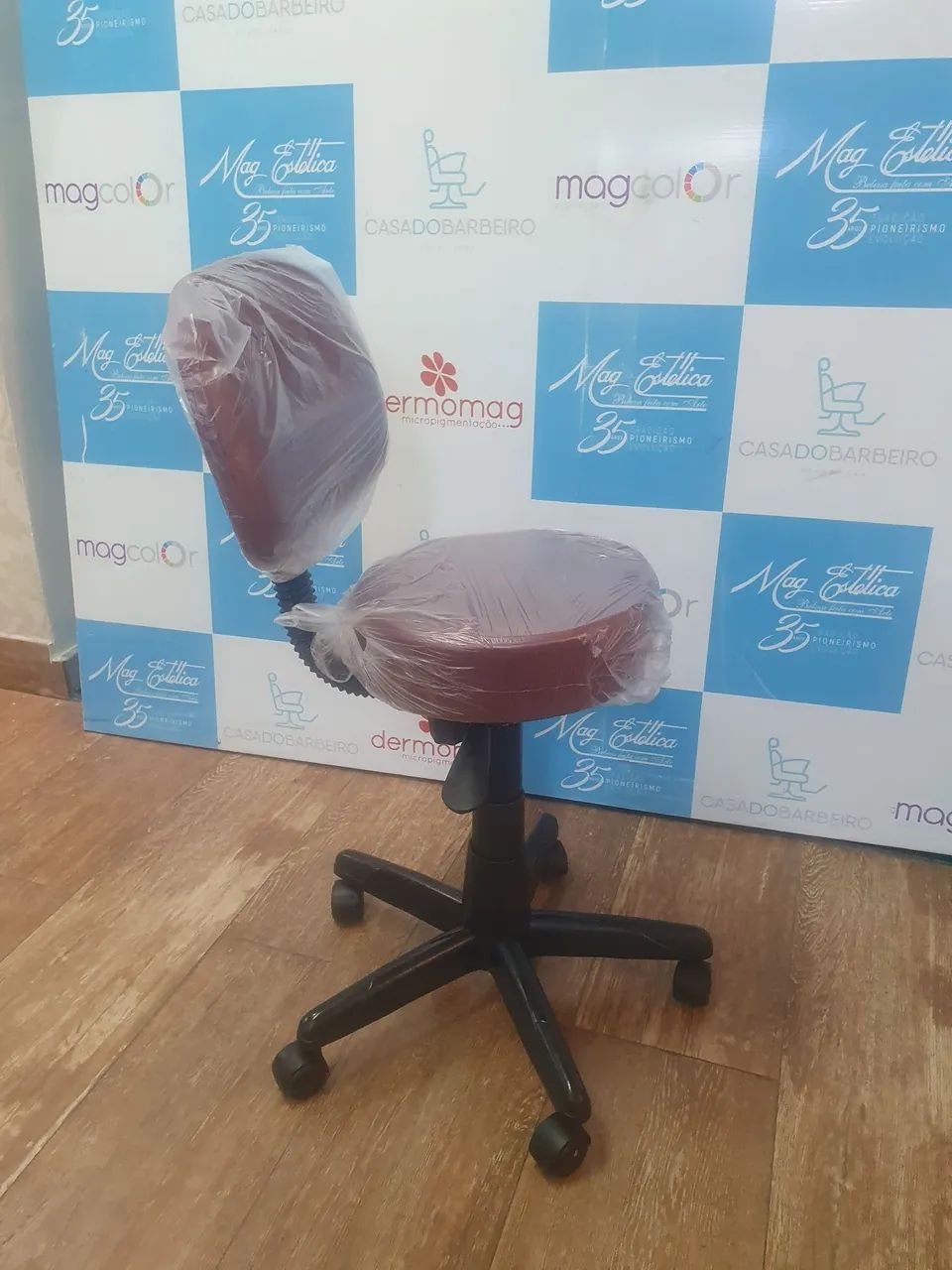 Cadeiras mocho giratórias novas e usadas - Foto 6