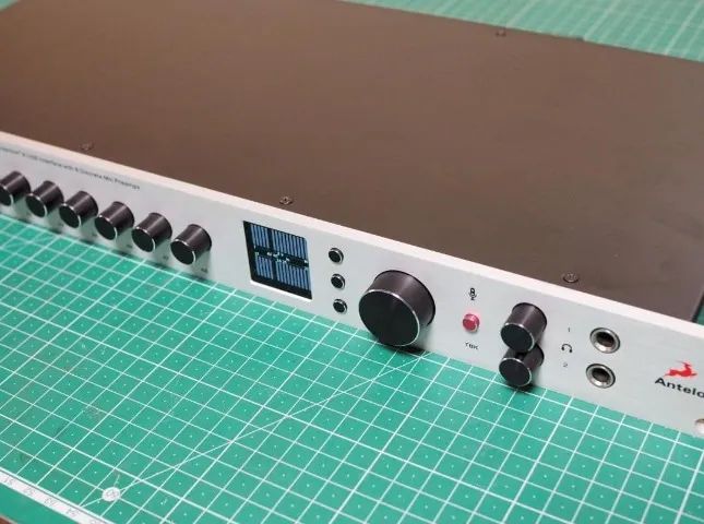 Interface de Audio ANTELOPE AUDIO Discrete 8 USB Thunderbolt - Foto 4