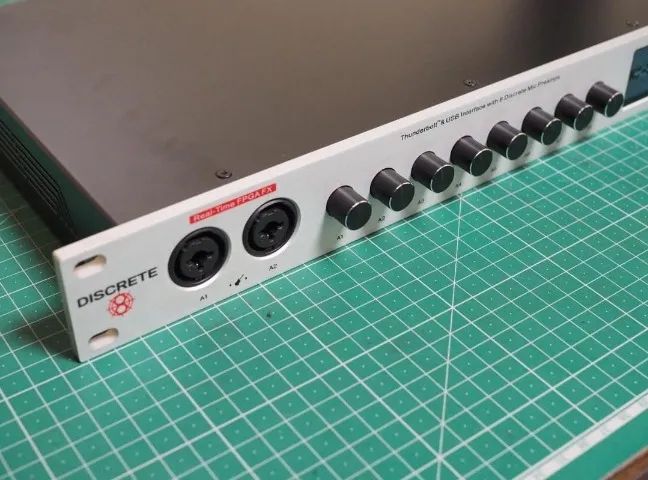 Interface de Audio ANTELOPE AUDIO Discrete 8 USB Thunderbolt - Foto 5