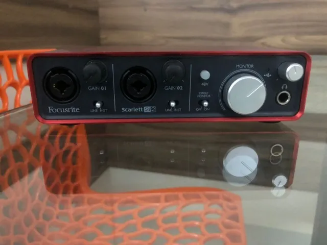 Interface Scarlett 2i2 Usada, em perfeito estado
