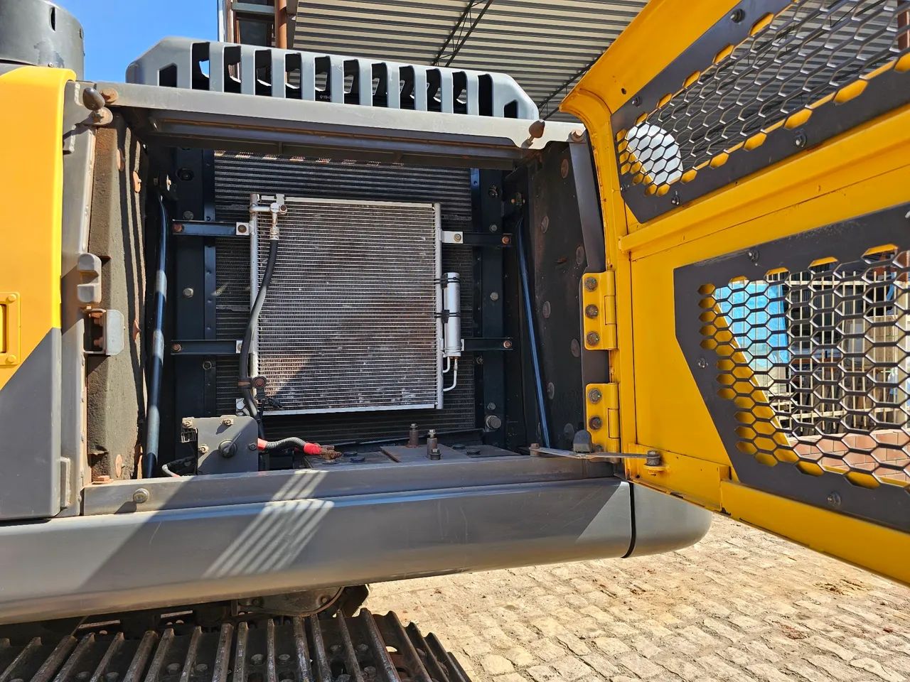 escavadeira volvo ec210d ec220 r220  ano 2020  - Foto 2