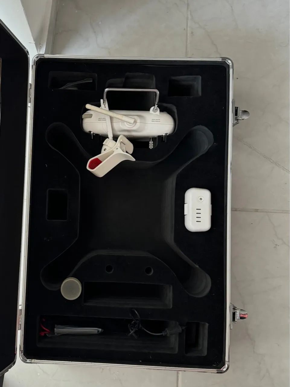 Phantom | Mala de alumínio com rodinhas para DJI Phantom 3 ou adaptável  - Foto 4