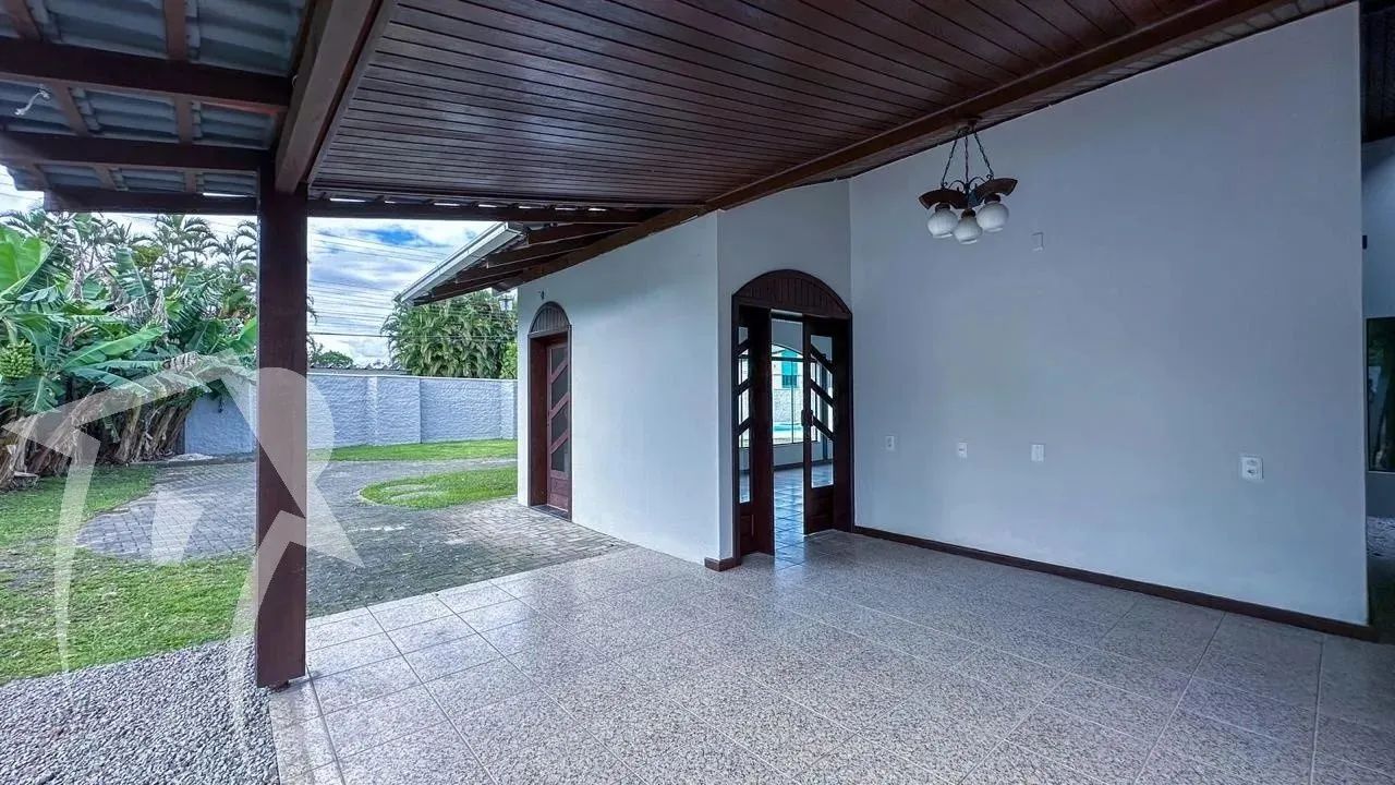 Casa de esquina com piscina, 3 dormitórios localizado na cidade de Ascurra sc - Foto 3