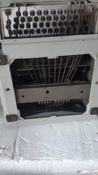 Máquina de escrever Olivetti Linea 98 - Foto 3