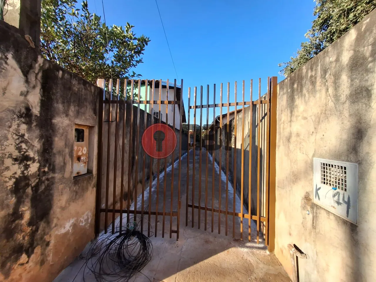 Casa para locação no Eng. Schmidt-2 quartos-sala-cozinha-banheiro social