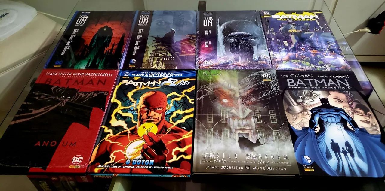 8 HQs Batman - Terra Um, Ano Um, Asilo Arkham e outros  - Foto 2
