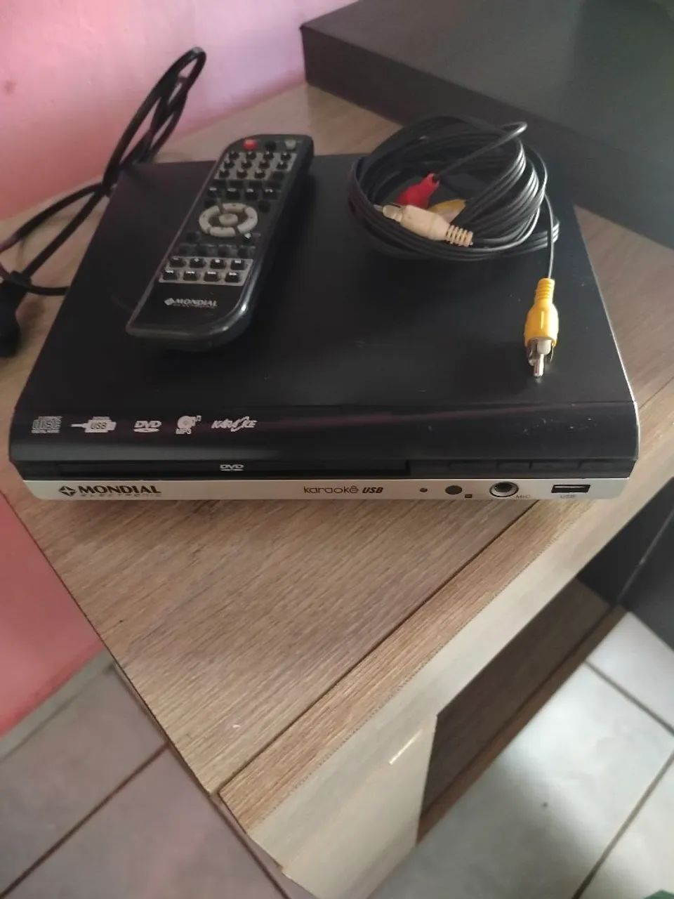 DVD Player Mondial com karaokê e USB