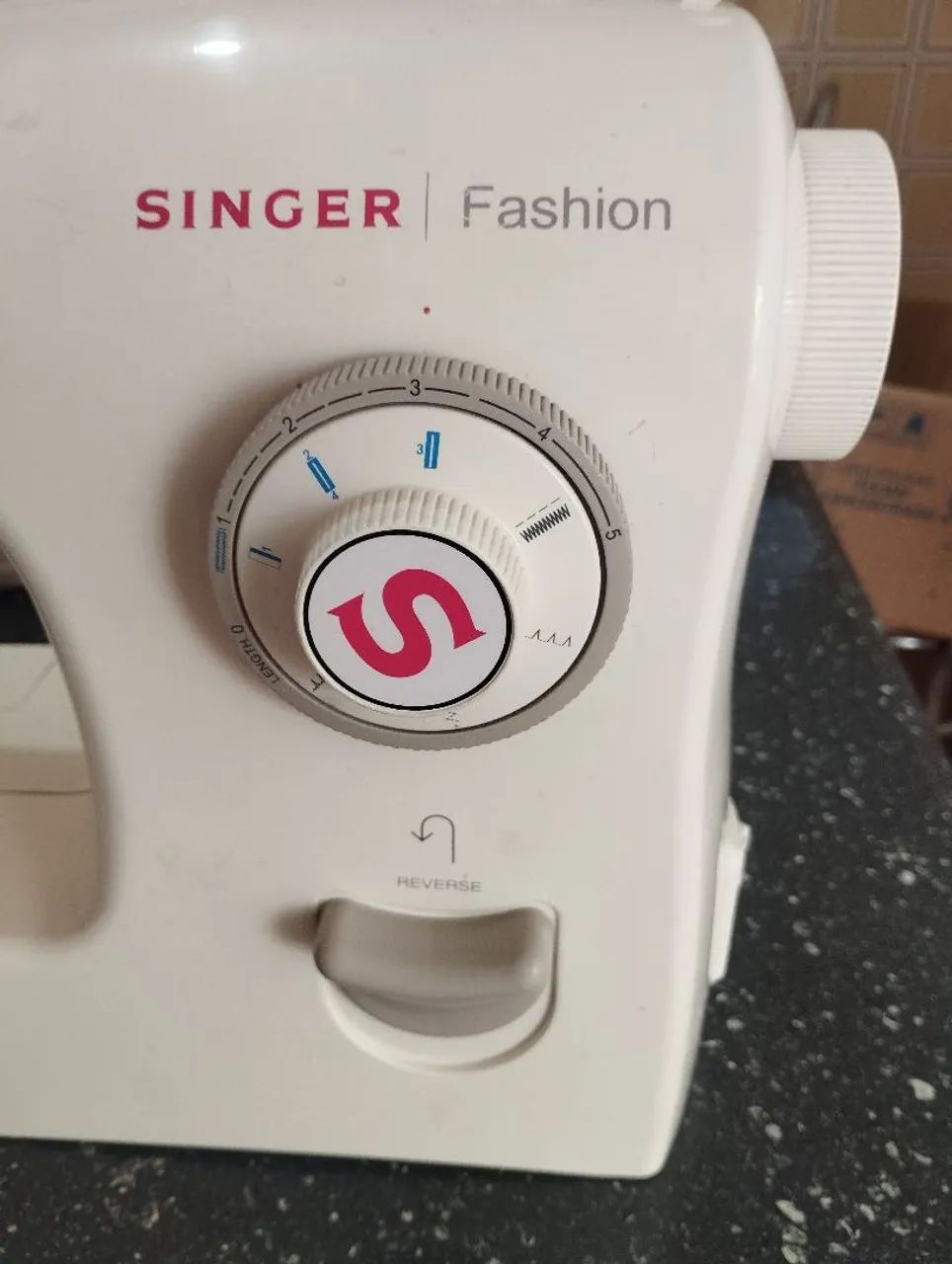 Máquina de costura Singer  - Foto 4