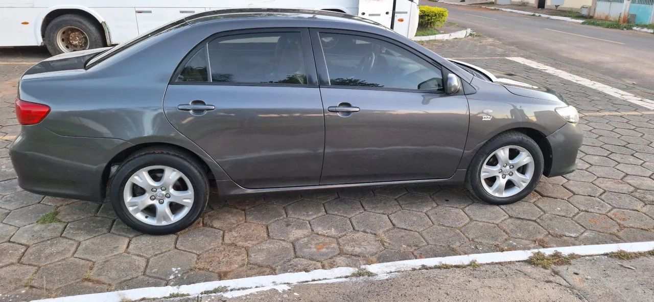 Vendo Corolla gli Aut 1.8 - Foto 3