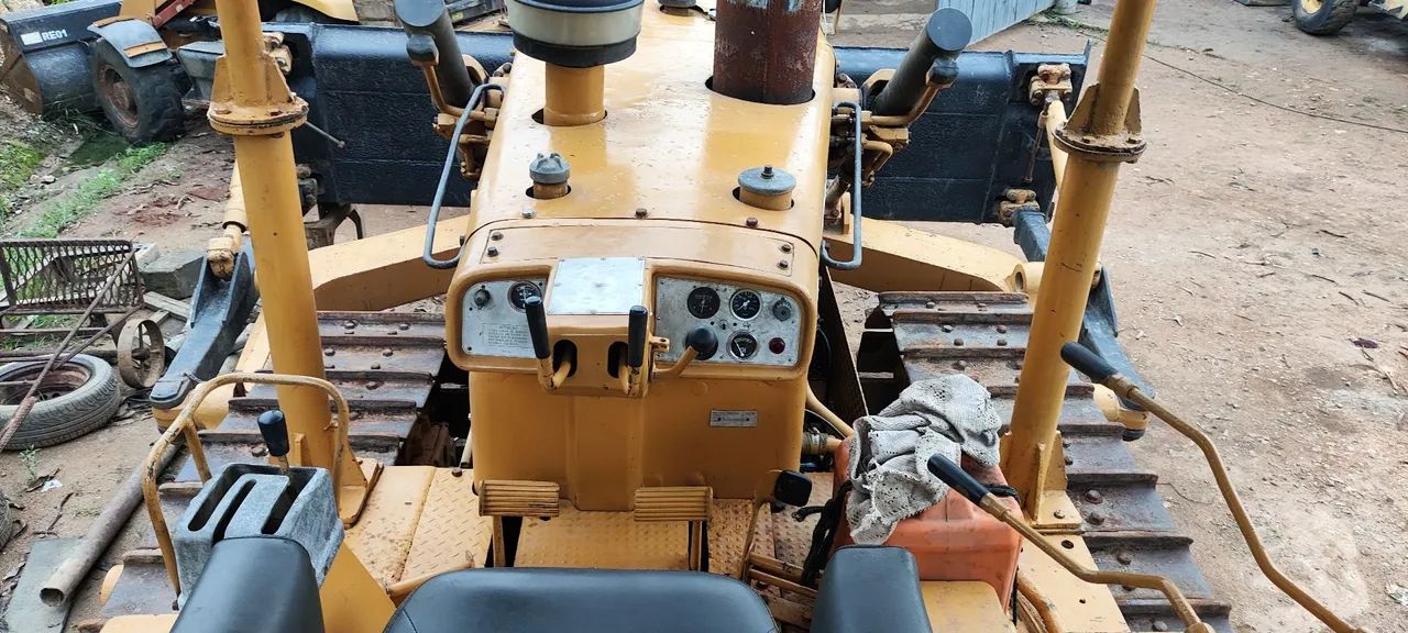 Trator de Esteira CAT D6-81 - Foto 4