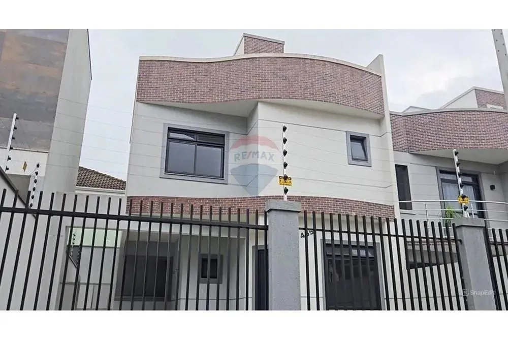 "Imperdível: Sobrado com 3 quartos, 2 vagas e terraço no bairro Uberaba"