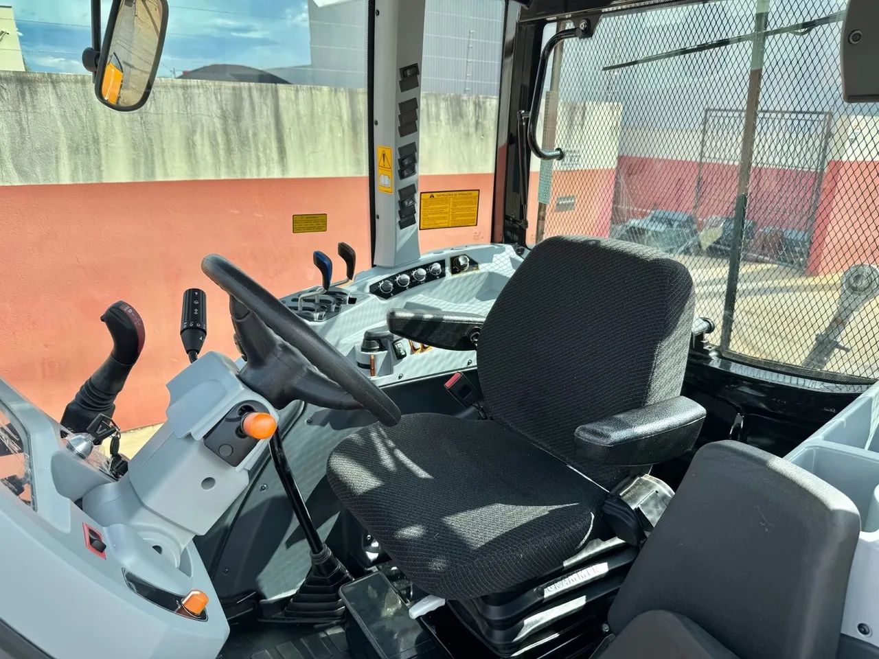 Trator valtra A134 ano 2023 159horas  - Foto 4