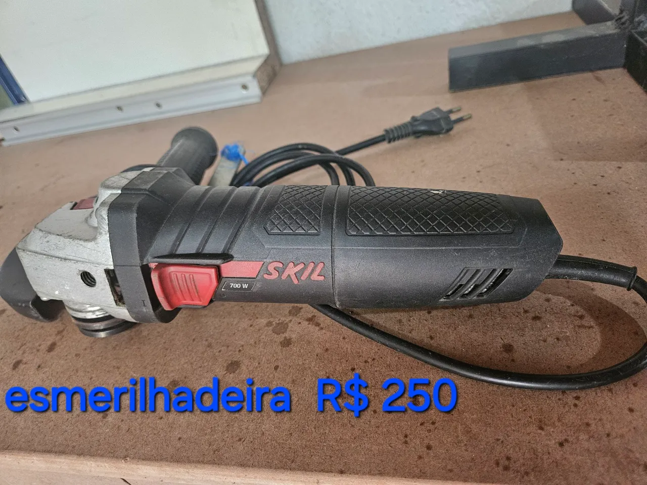 Esmerilhadeira SKIL 700W