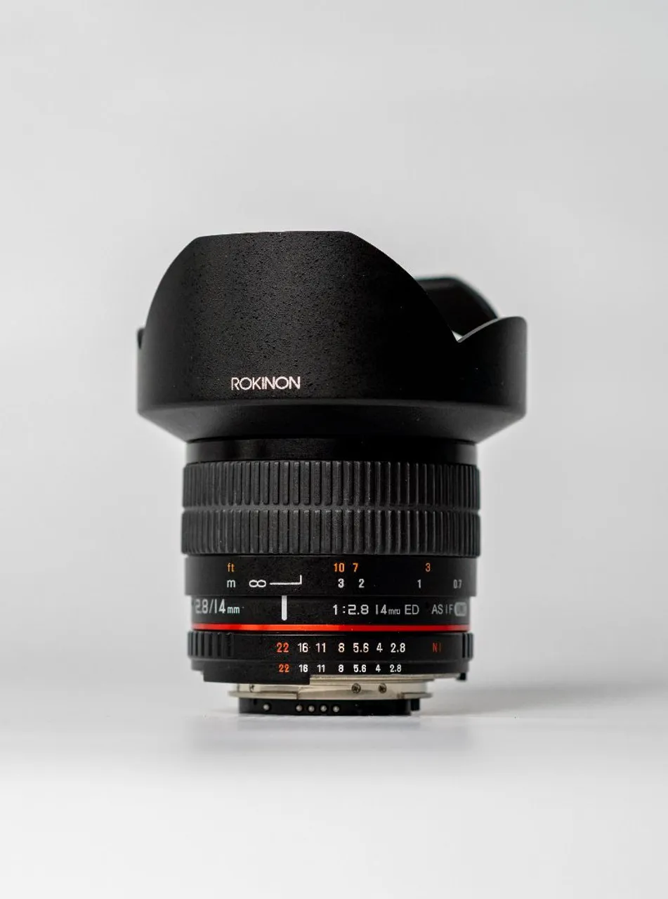 Lente Rokinon 14mm f/2.8 Nikon