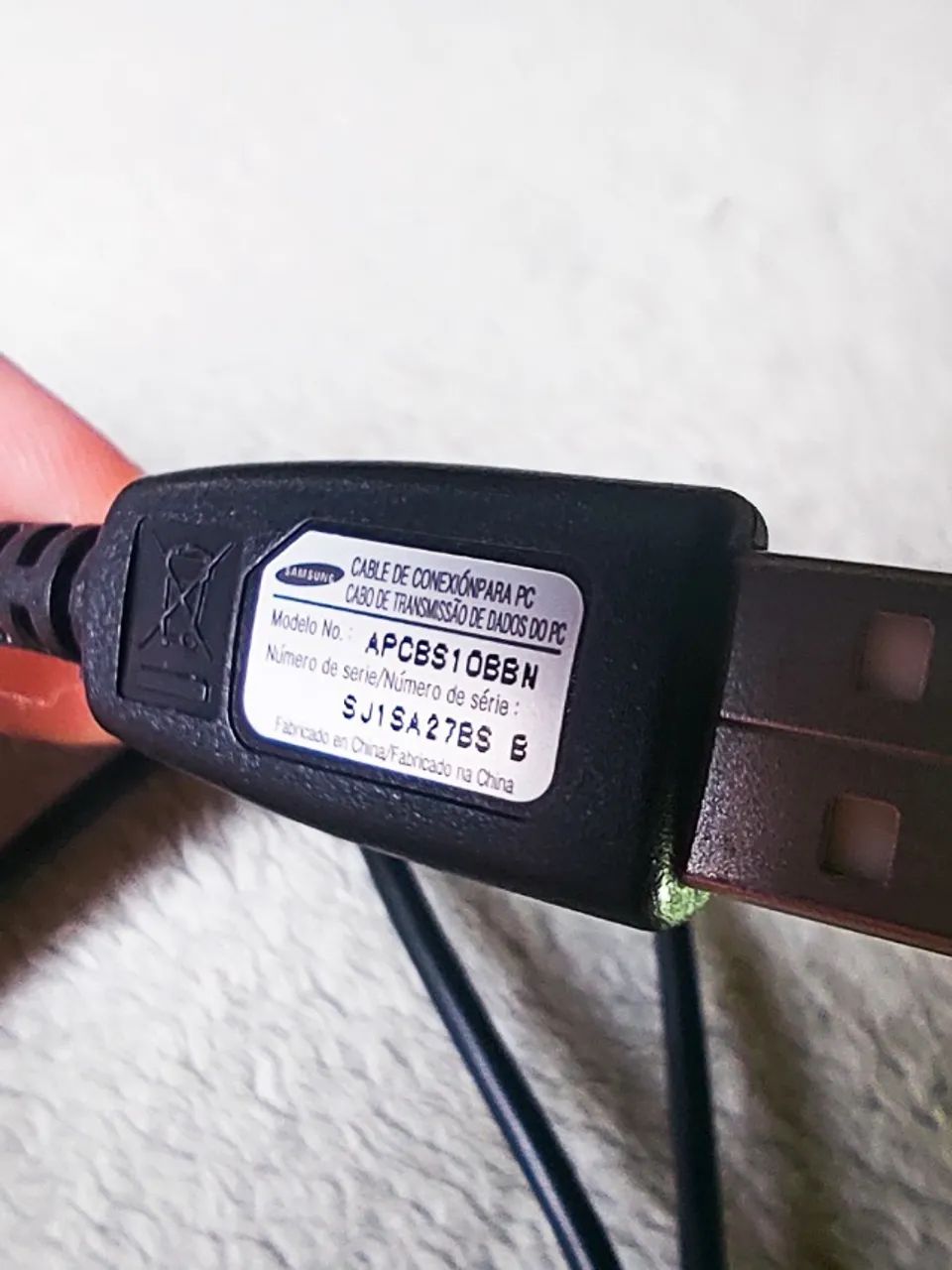 Cabo USB adaptador p/ Celular Samsung Conector Horizontal APCBS10BBN - Foto 3