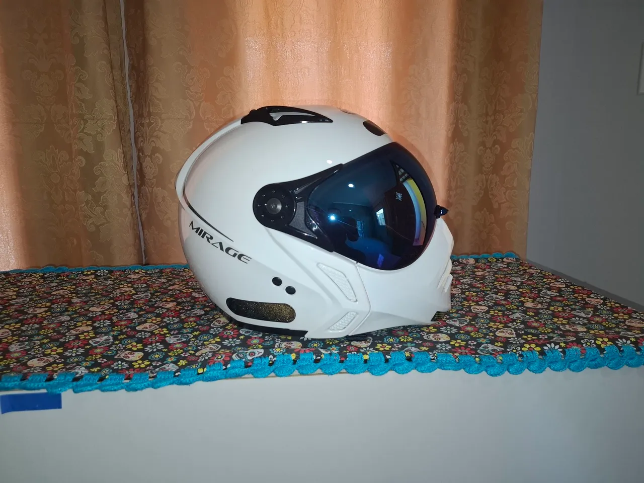 Capacete Mirage Branco com Viseira Azul