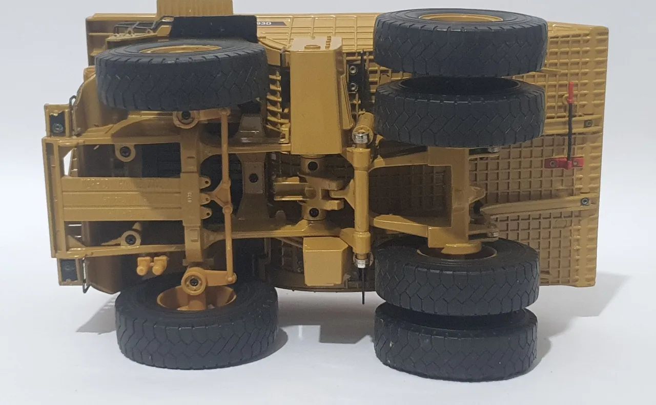 Caminhão de Mineração CAT 793D Fabricante: Norscot Escala1/50<br