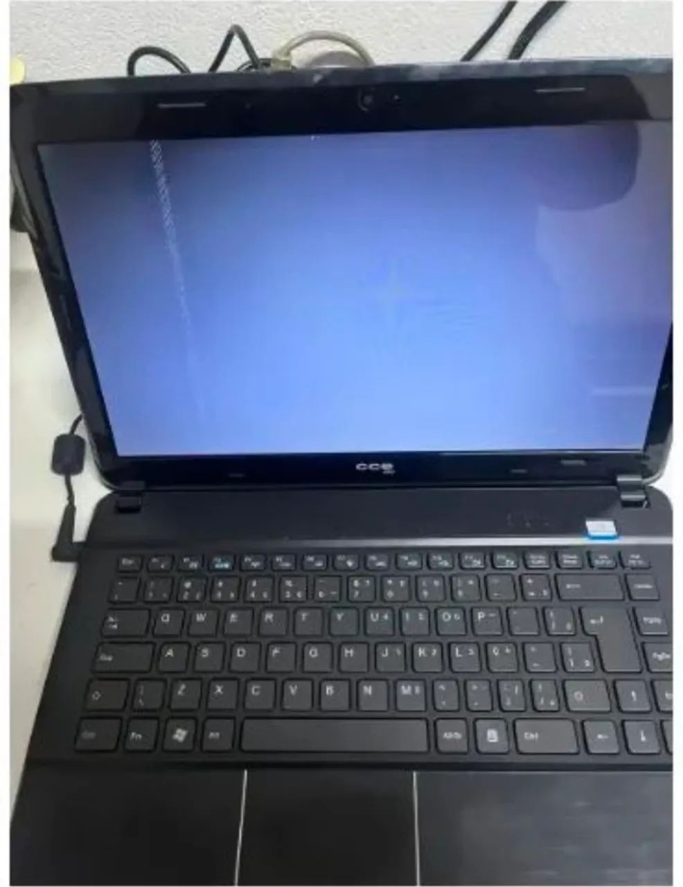 Notebook CCE X345 com detalhes