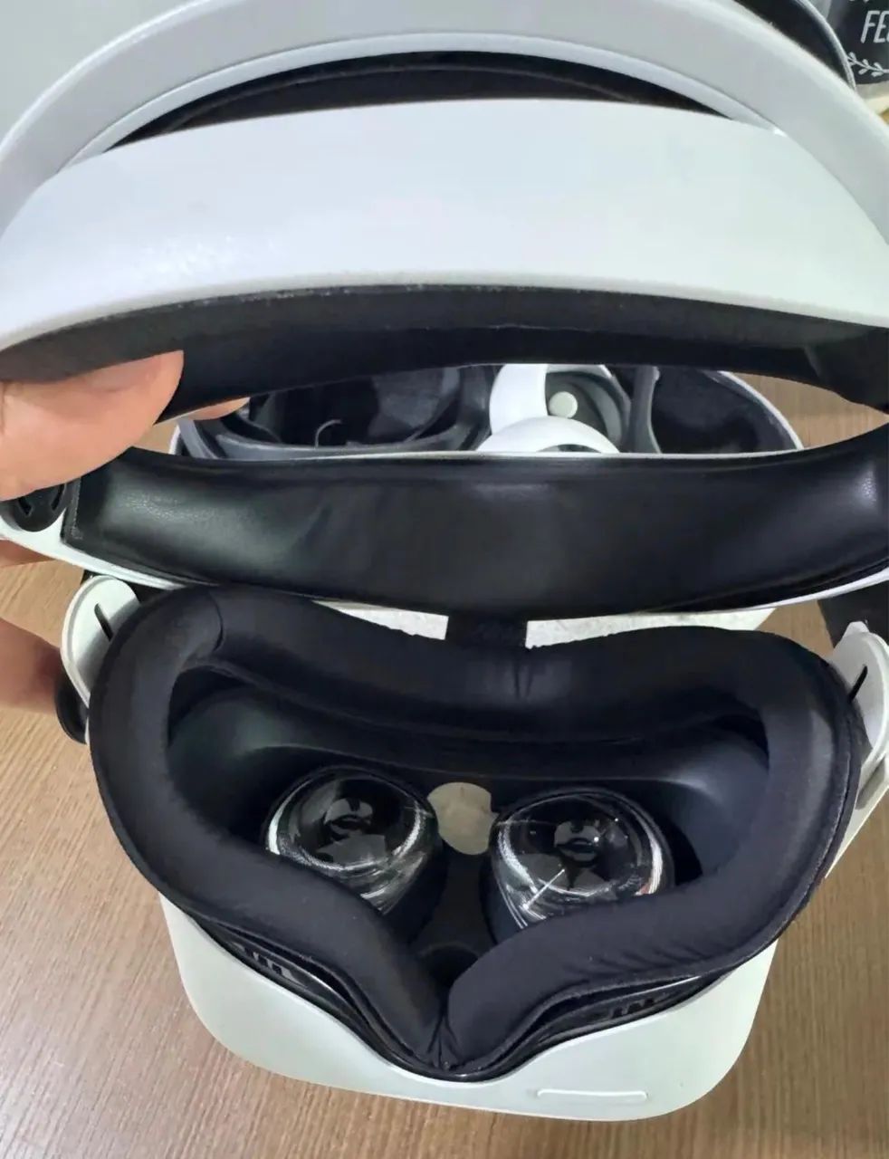 ? Meta Quest 2 128GB + Case + Acessórios - Completo - Impecável - Foto 2