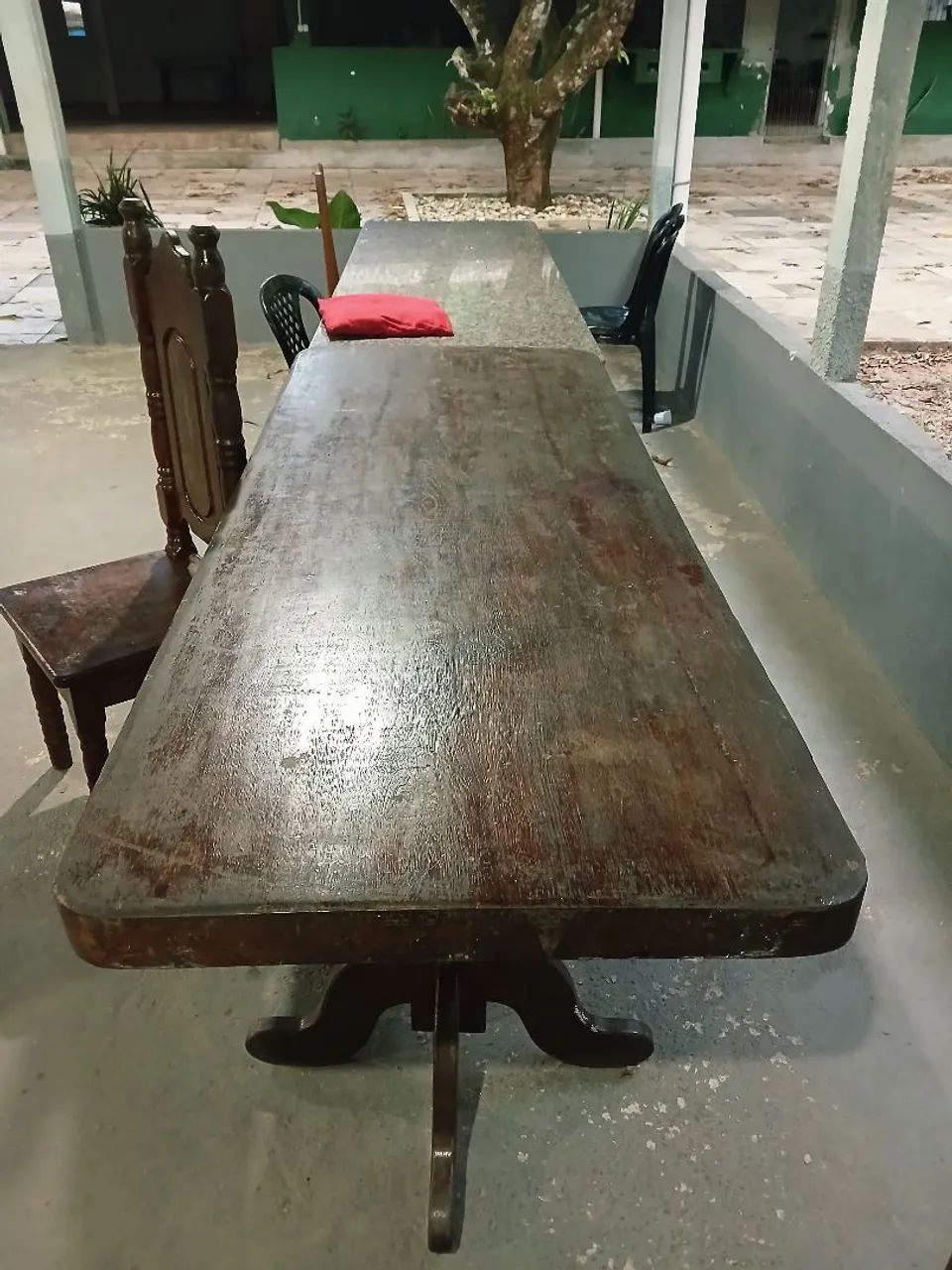 Mesa com 5 cadeiras 