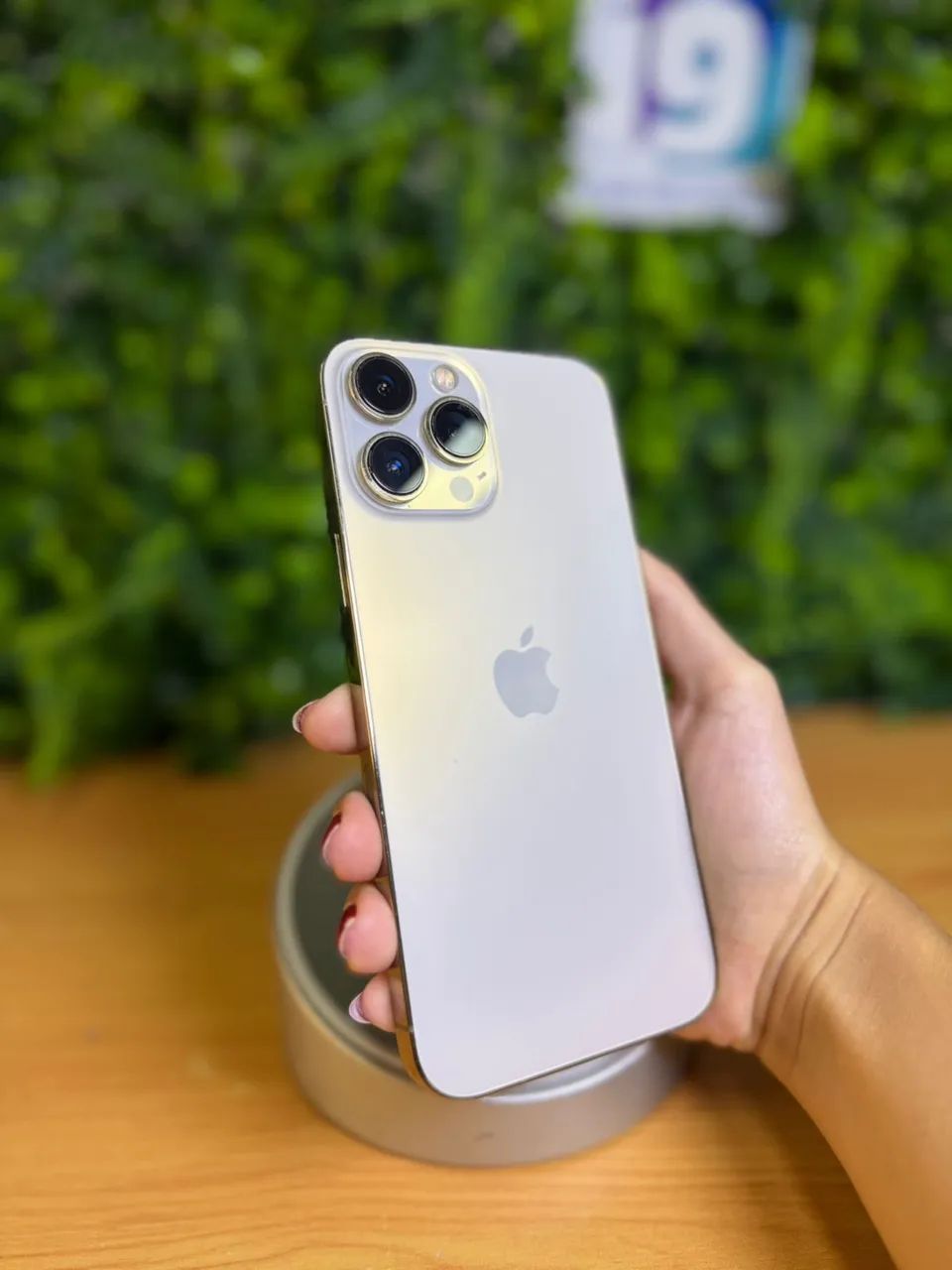 iPhone 13 Pro Max  256GB  Cor Gold (Dourado) 79% saúde da bateria  - Foto 3