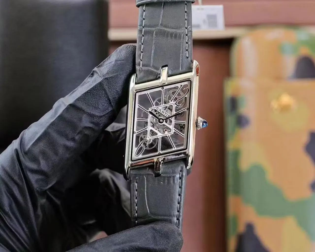 Relógio Cartier tank quadrilátero 