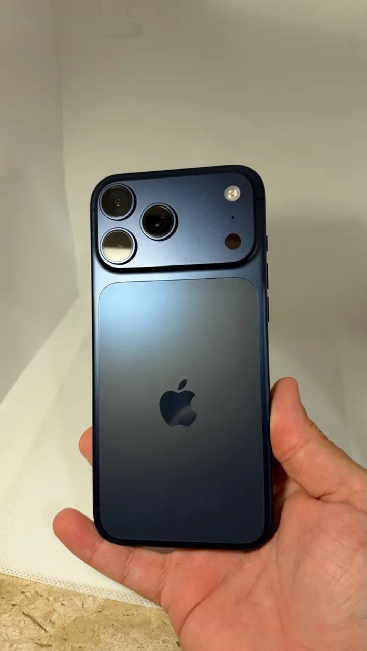 iPhone 17 Pro Max 512Gb - Azul - Foto 2