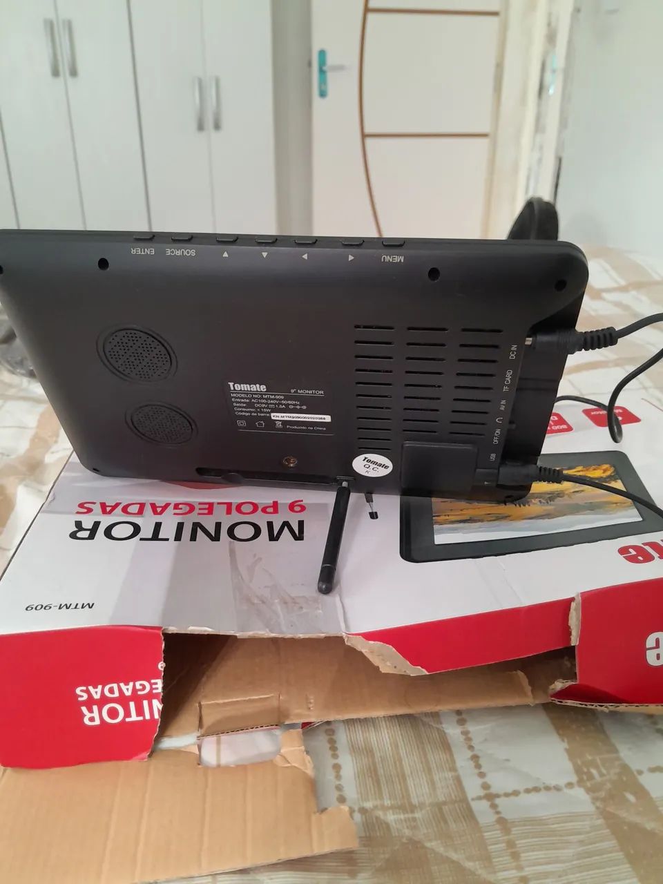 Vendo está tv pouco só liguei 4 vezes - TVs - Fazenda Grande II