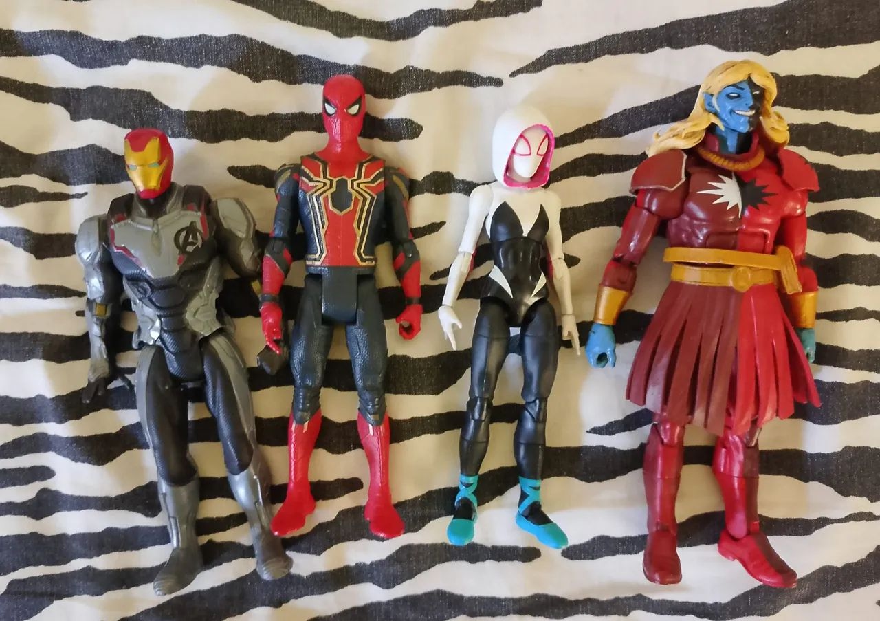 Lote 4 Action Figures Marvel Legends