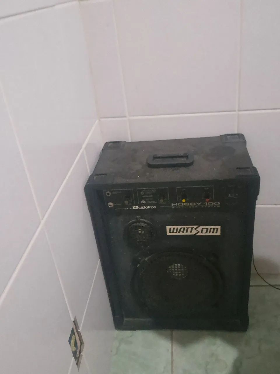 Caixa watt som 