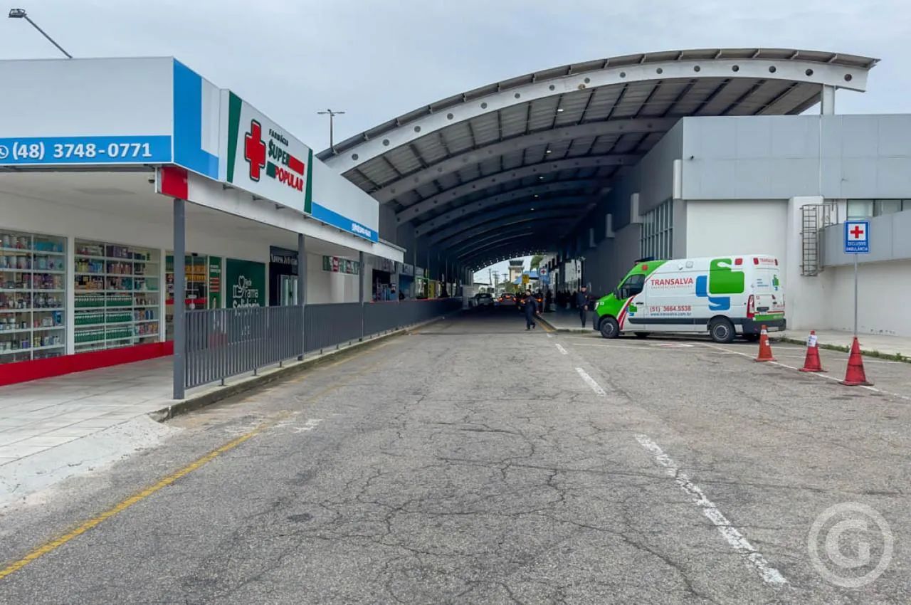 Loja ideal para negócios em expansão no Complexo Comercial Carianos, Florianópolis - Foto 3