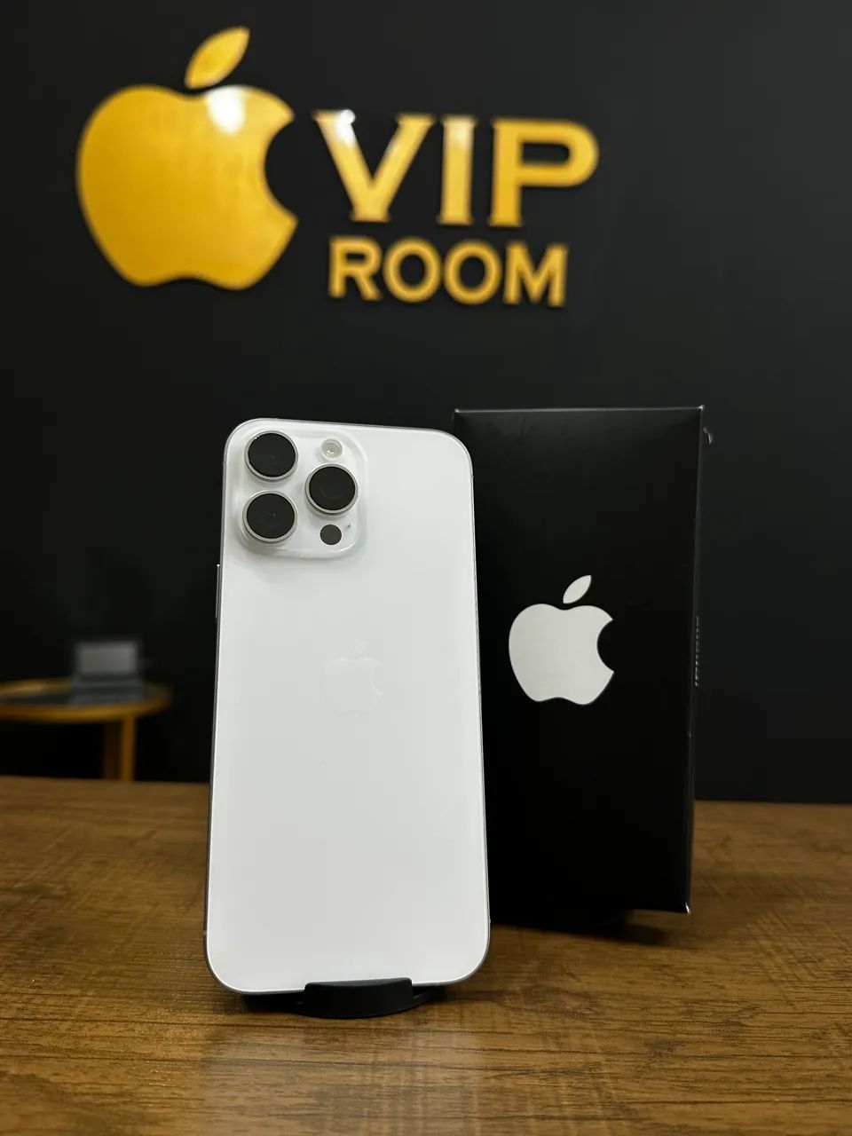 iPhone 16 Pro Max 256gb branco semi novo impecável  - Foto 2