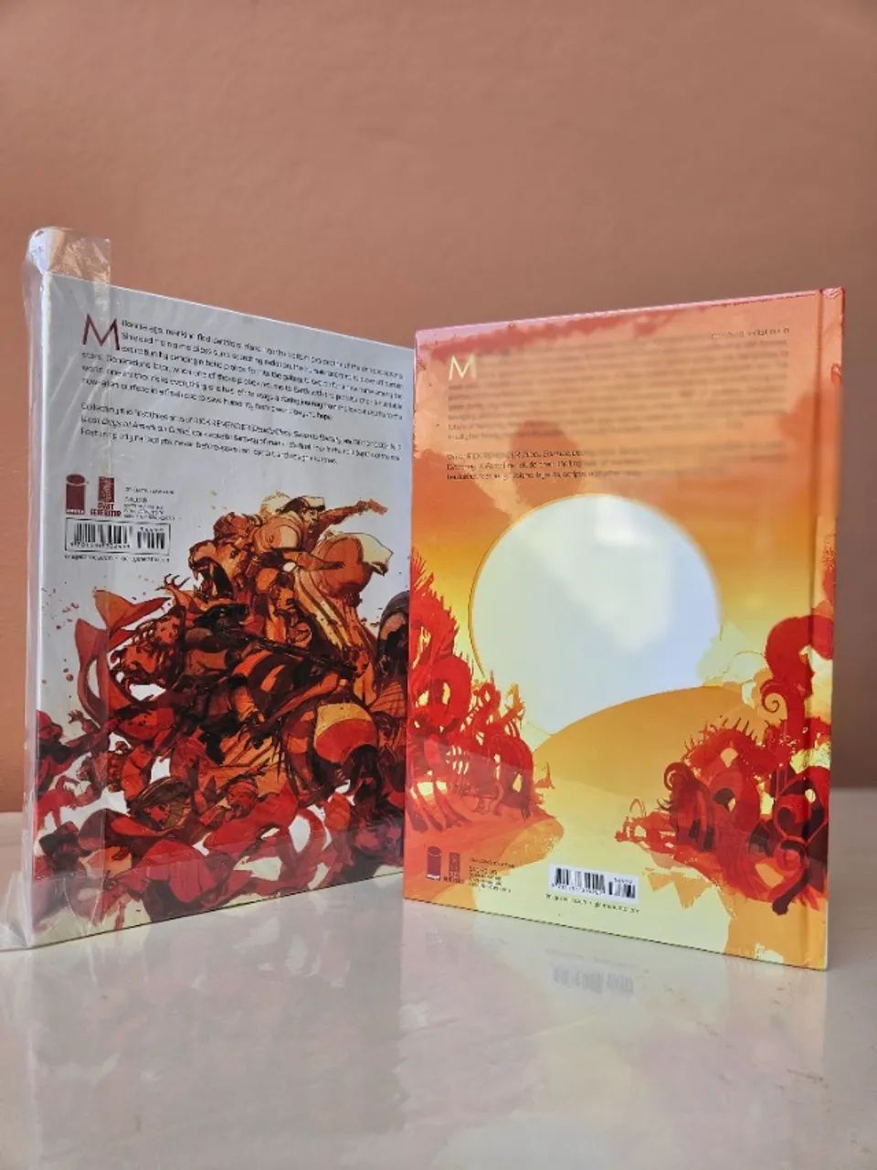 Coleção Completa LOW (Vols. 1 e 2) - Oversized Hard Cover - Image Comics - Importado - Foto 2