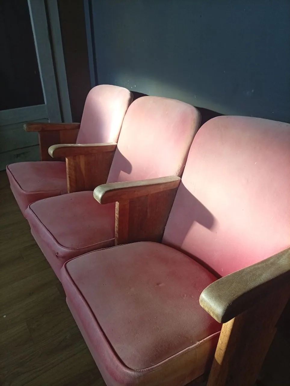 Vende-se Cadeiras de Cinema  - Foto 2