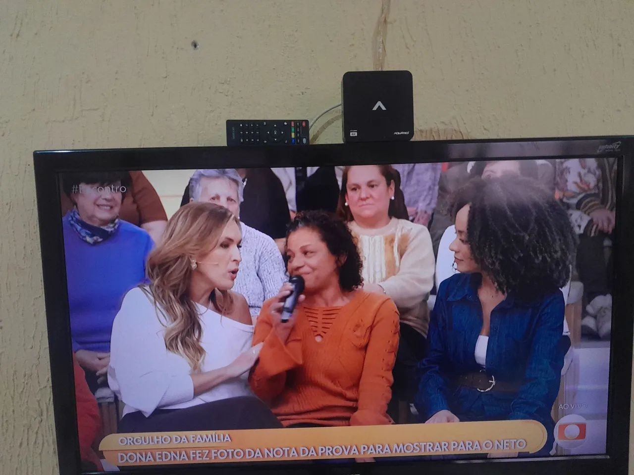 Vende-se  tv 43 semp