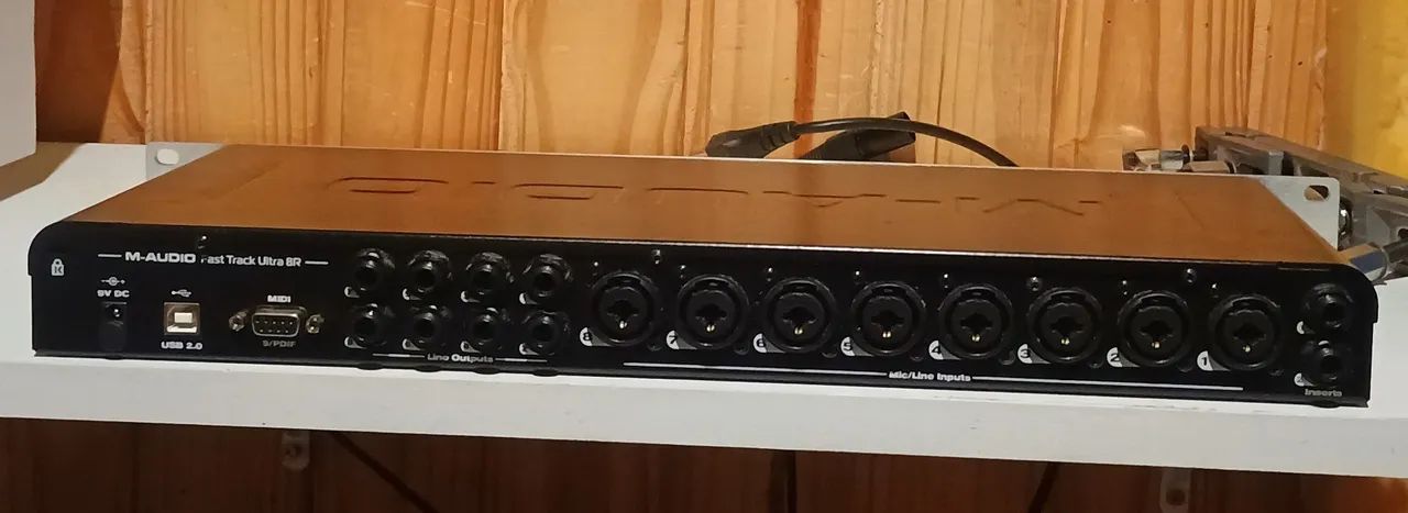 Placa de áudio m audio fast track ultra 8r 8 canais - Equipamentos